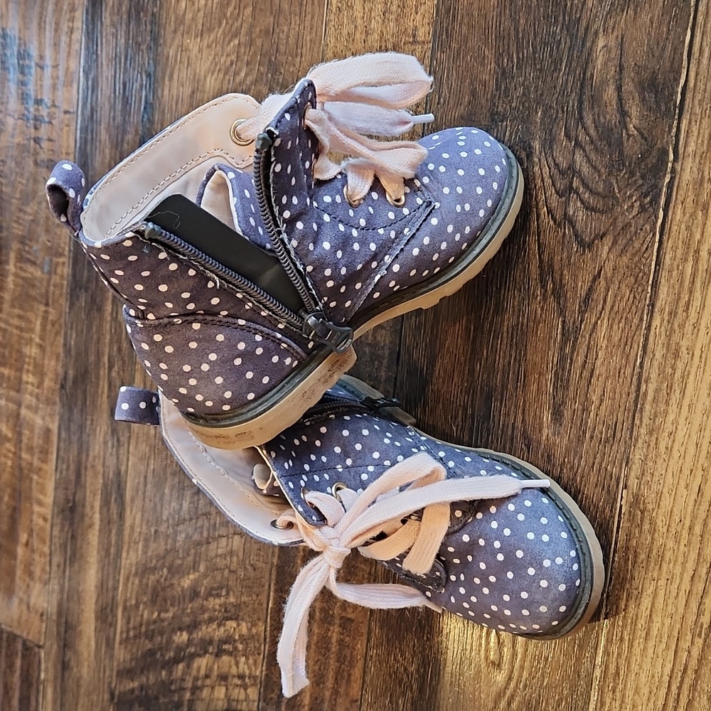 Zip up boots